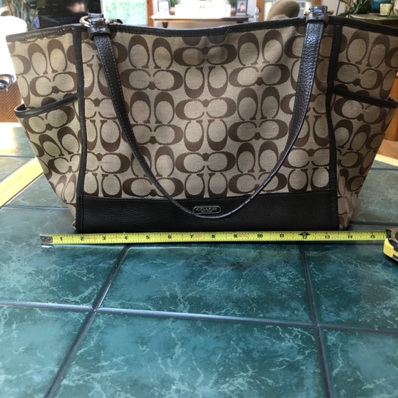 Coach Park Signature Carrier Classic Monogram - Picture 4 of 16